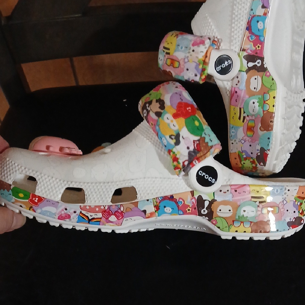 CROCS White Sandals with Cute Character Accents - Picture 4 of 8